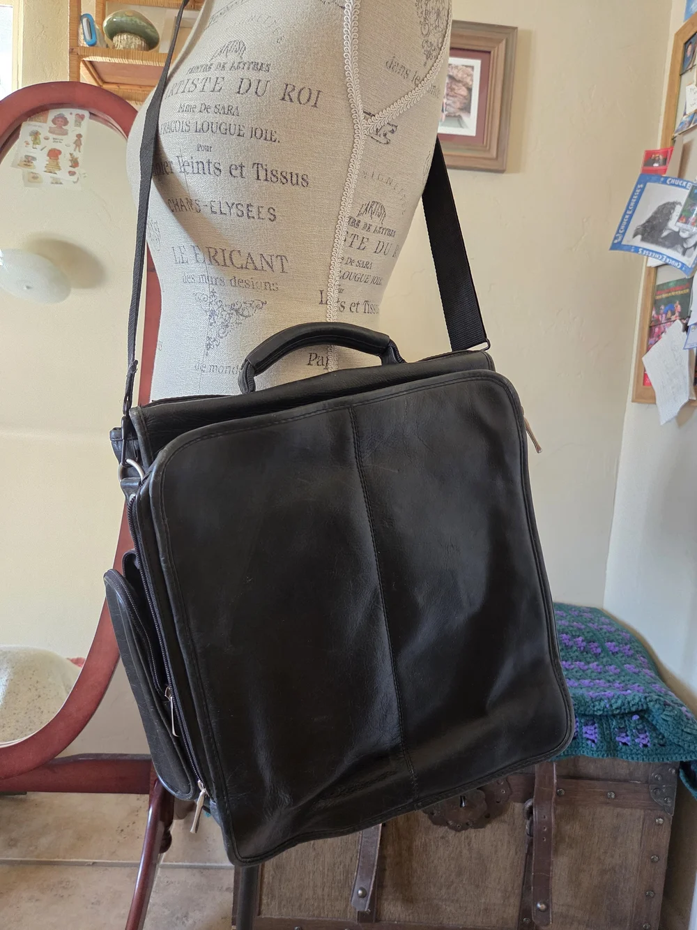 Bellino Vintage Black Leather Laptop Messenger Bag with Shoulder Strap